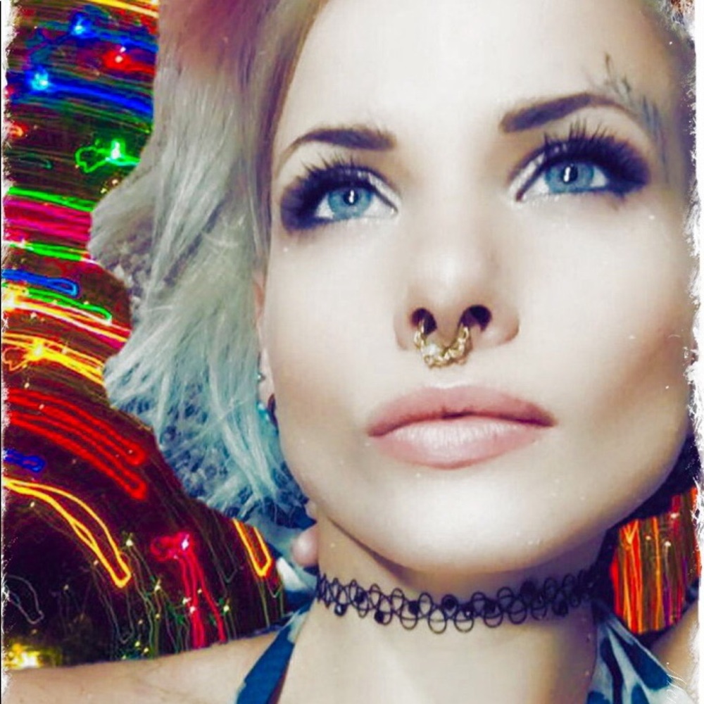 Meet your Posher, Destiny